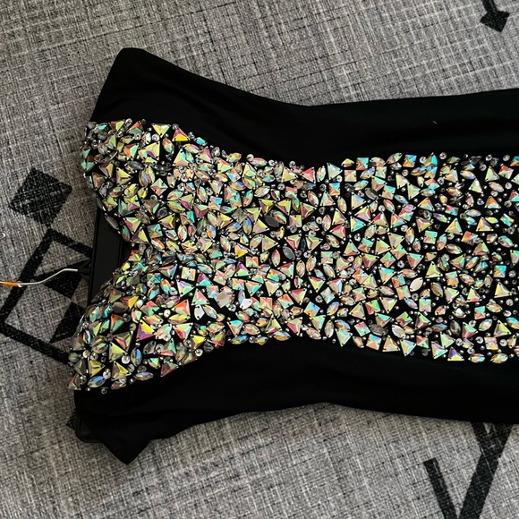 Formal gown - Picture 2 of 5